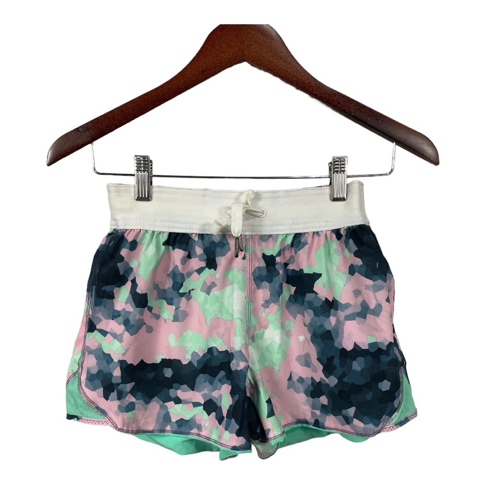 Lululemon Go the Distance Reversible Shorts Clouded Dreams Green, Size 4